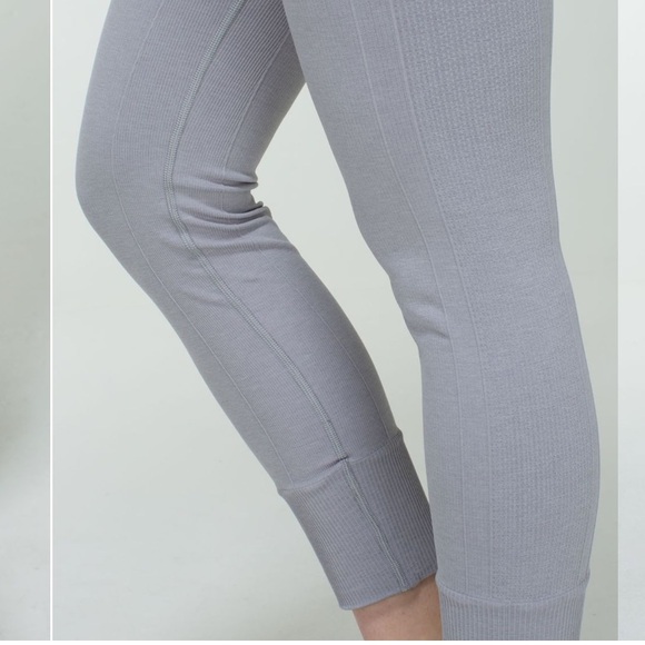 Lululemon Ebb To Street Pant EUC Size 10 - Picture 5 of 7